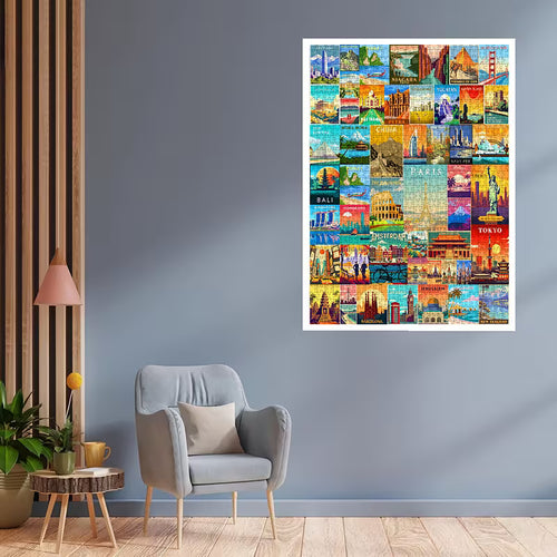 Пъзел с колаж от илюстрации на световни градове и забележителности, подреден в рамка на светлосиня стена до кресло и малка масичка в уютен интериор.