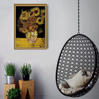 Скреч картина „Слънчогледи“ по Ван Гог, окачена на стена в модерен интериор